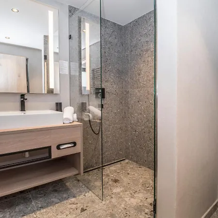 Aktiv Schweizerhof Hotel 4*