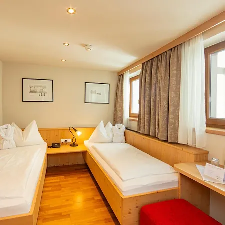 Aktiv Schweizerhof Hotel 4*